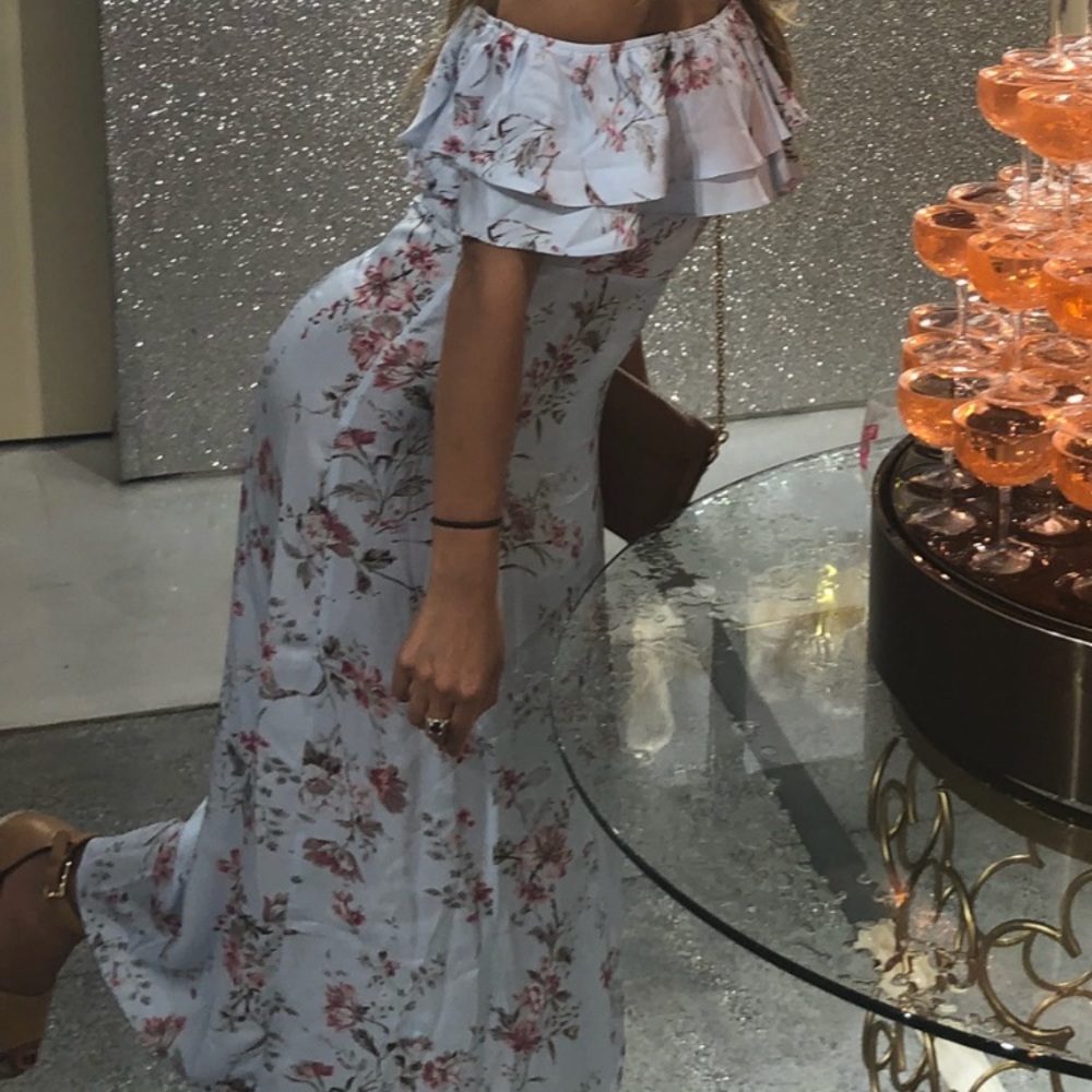 Worn twice. Beautiful flower summer dress